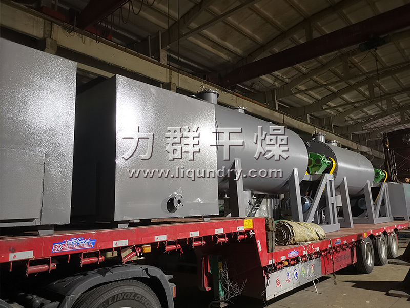 真空耙式干燥機裝車發(fā)貨 真空耙式干燥機裝車發(fā)貨